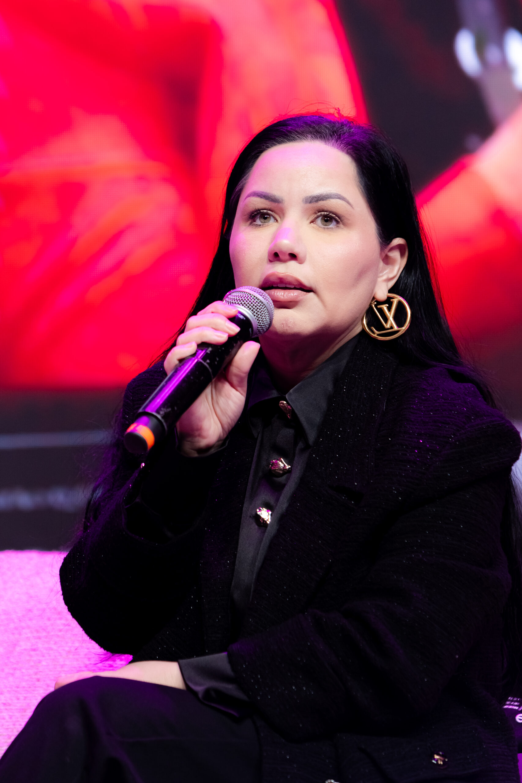 BRUNA TAVARES - LINHA BRUNA TAVAERES